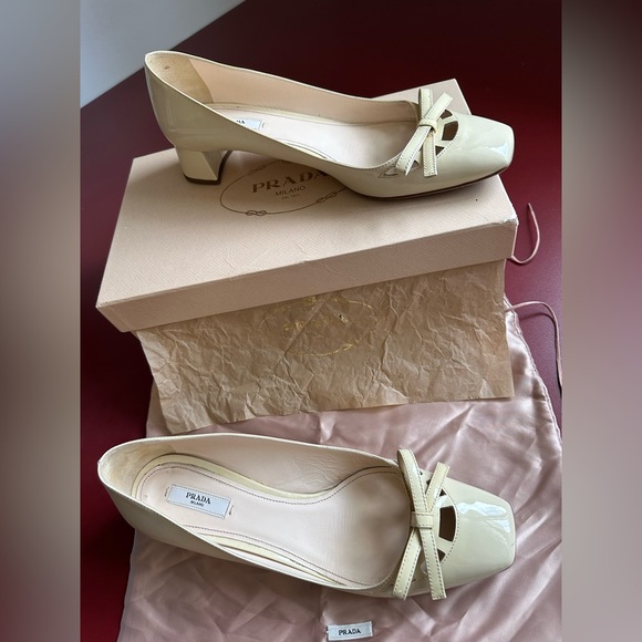 Prada Ivory Patent Low Heel Calzature Donna Mary Jane’s. Size 39.5 - Picture 3 of 12